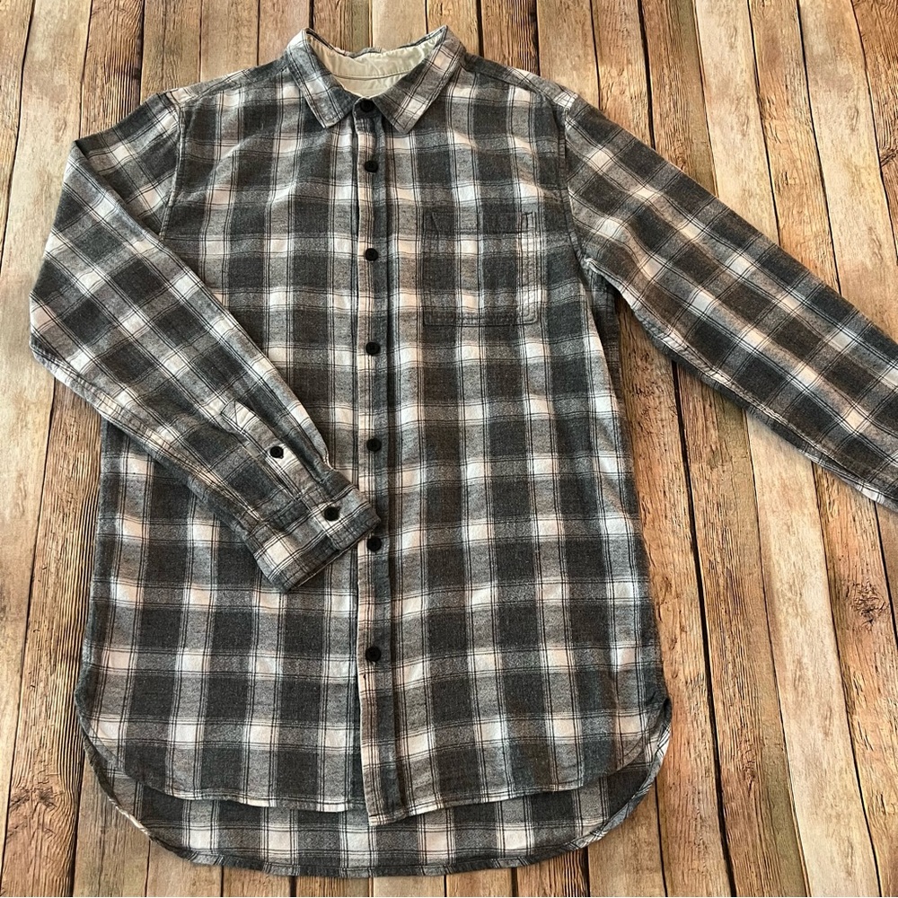 On The Byas mens long sleeve plaid button down flannel shirt | size large